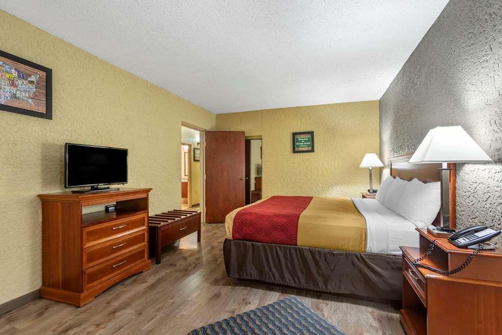 Econo Lodge Broken Arrow-Tulsa Room photo
