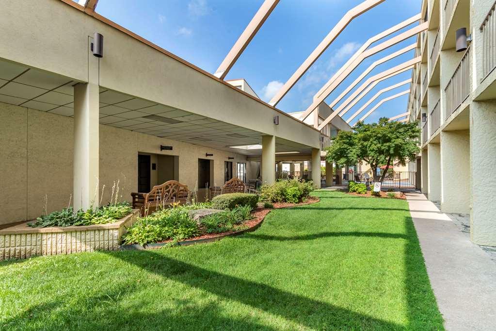 Econo Lodge Broken Arrow-Tulsa Amenities photo