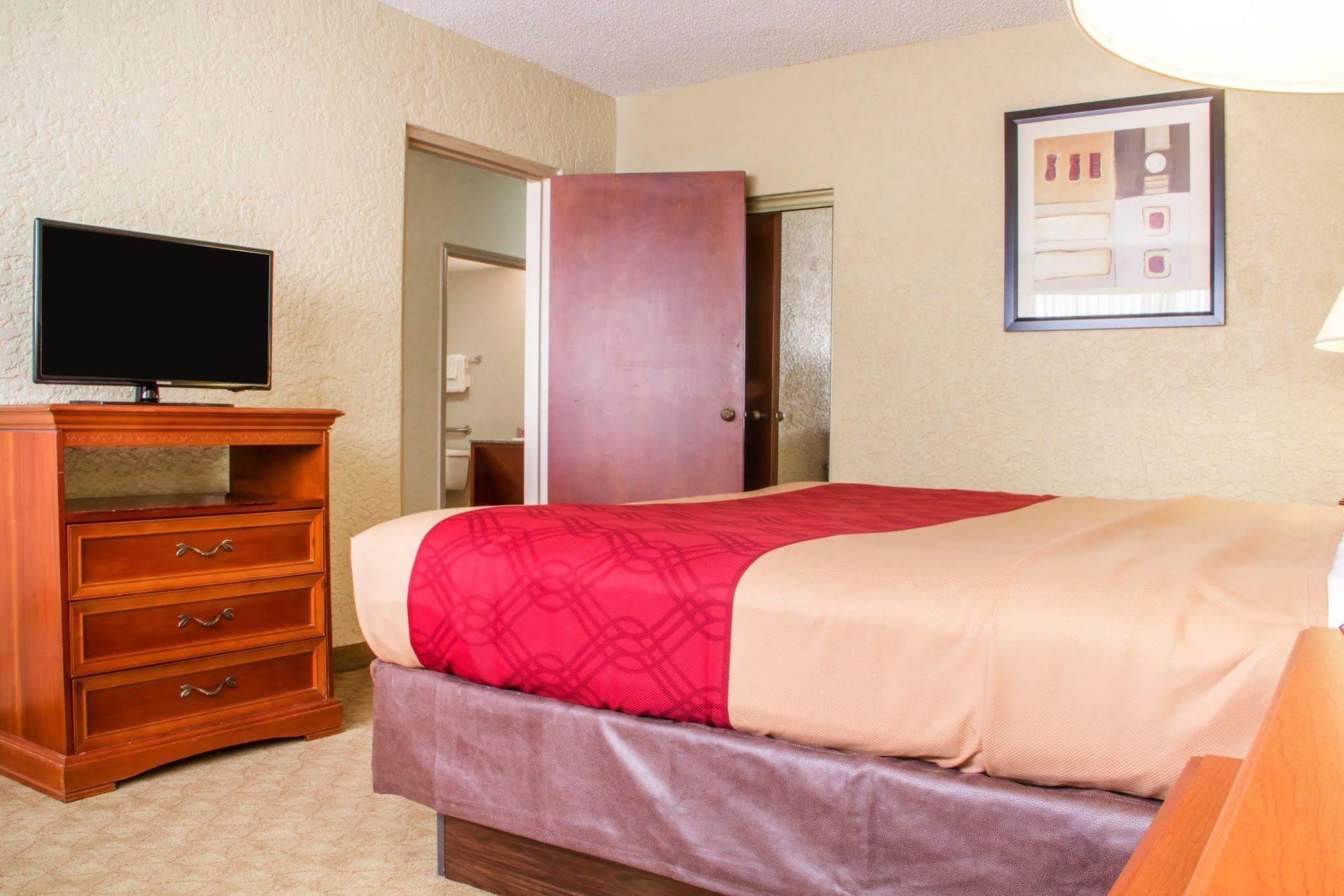 Econo Lodge Broken Arrow-Tulsa Exterior photo
